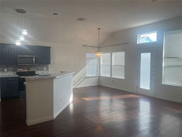 1825 Kingsbrook Trail, Fort Worth, TX 76120