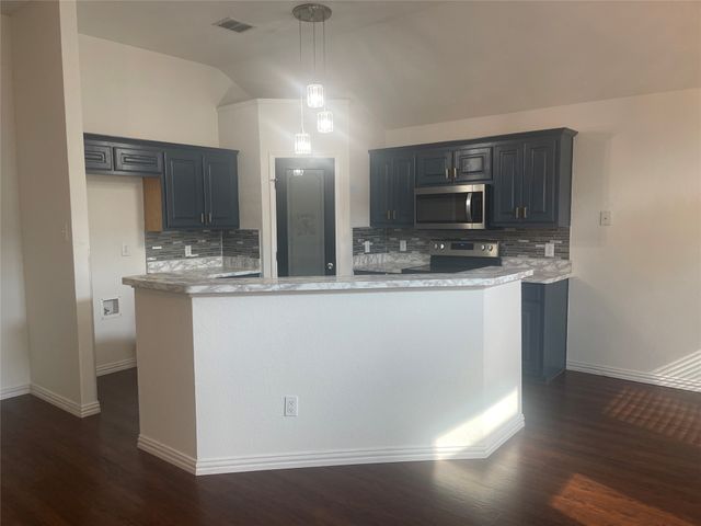 1825 Kingsbrook Trail, Fort Worth, TX 76120