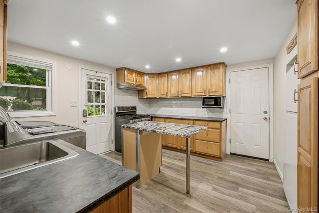 104 S Airmont Road, Suffern, NY 10901