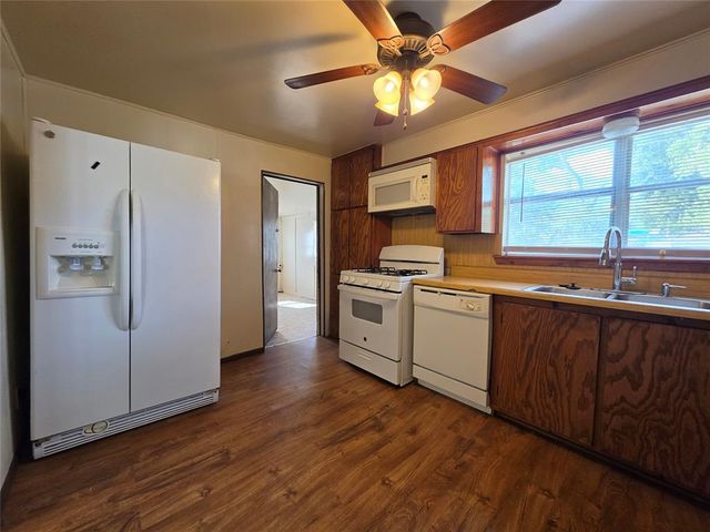 904 E 7th Street, Shawnee, OK 74801