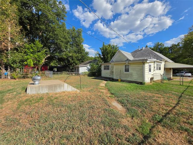 904 E 7th Street, Shawnee, OK 74801