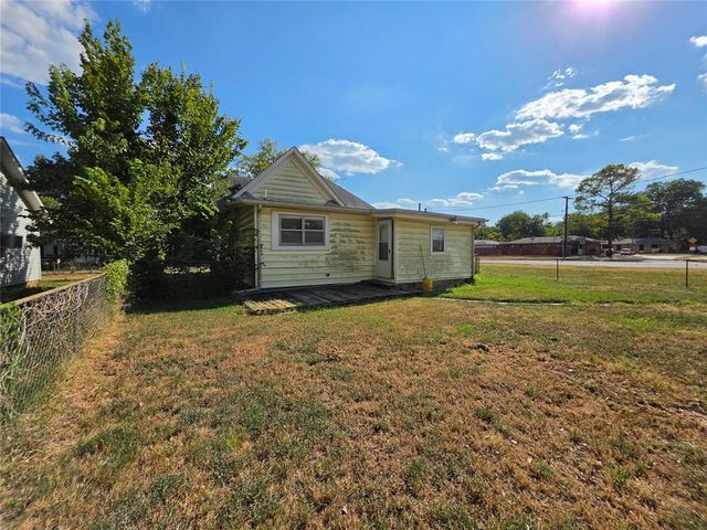 904 E 7th Street, Shawnee, OK 74801