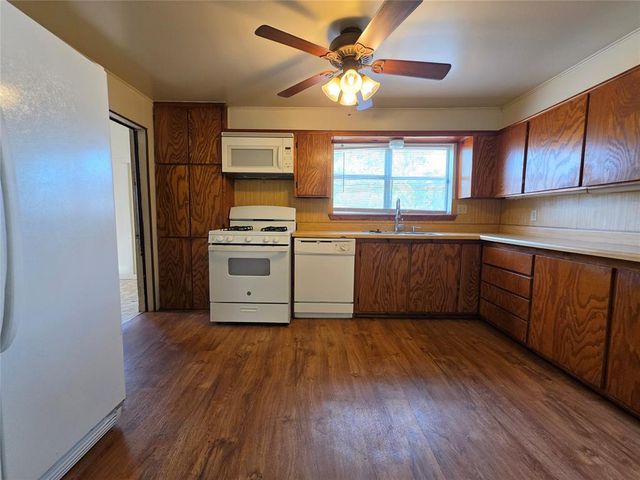 904 E 7th Street, Shawnee, OK 74801