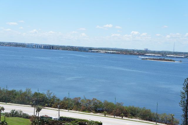 5420 N Ocean Drive 1705, Singer Island, FL 33404