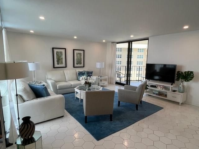 5420 N Ocean Drive 1705, Singer Island, FL 33404