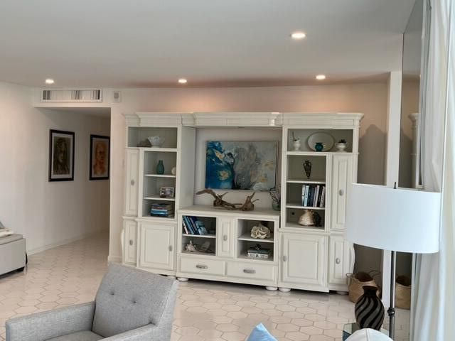 5420 N Ocean Drive 1705, Singer Island, FL 33404