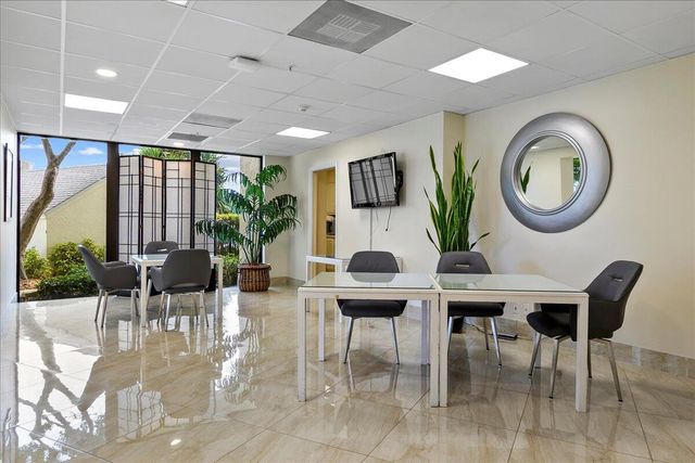 5420 N Ocean Drive 1705, Singer Island, FL 33404