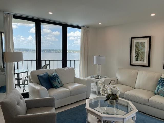 5420 N Ocean Drive 1705, Singer Island, FL 33404