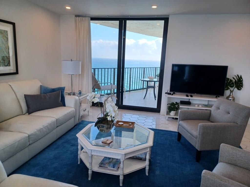 5420 N Ocean Drive 1705, Singer Island, FL 33404