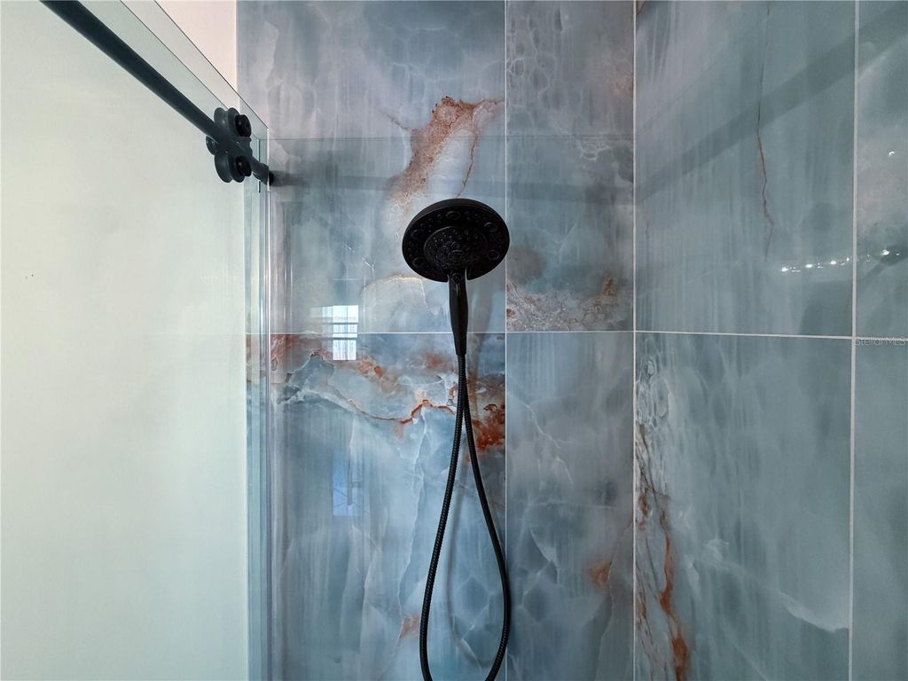 Image 22 of property listing at 5338 COLEWOOD PL, Sarasota, FL 34232