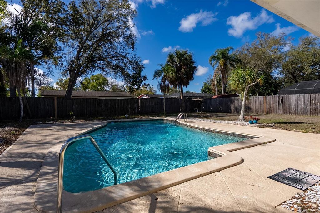 Image 35 of property listing at 5338 COLEWOOD PL, Sarasota, FL 34232