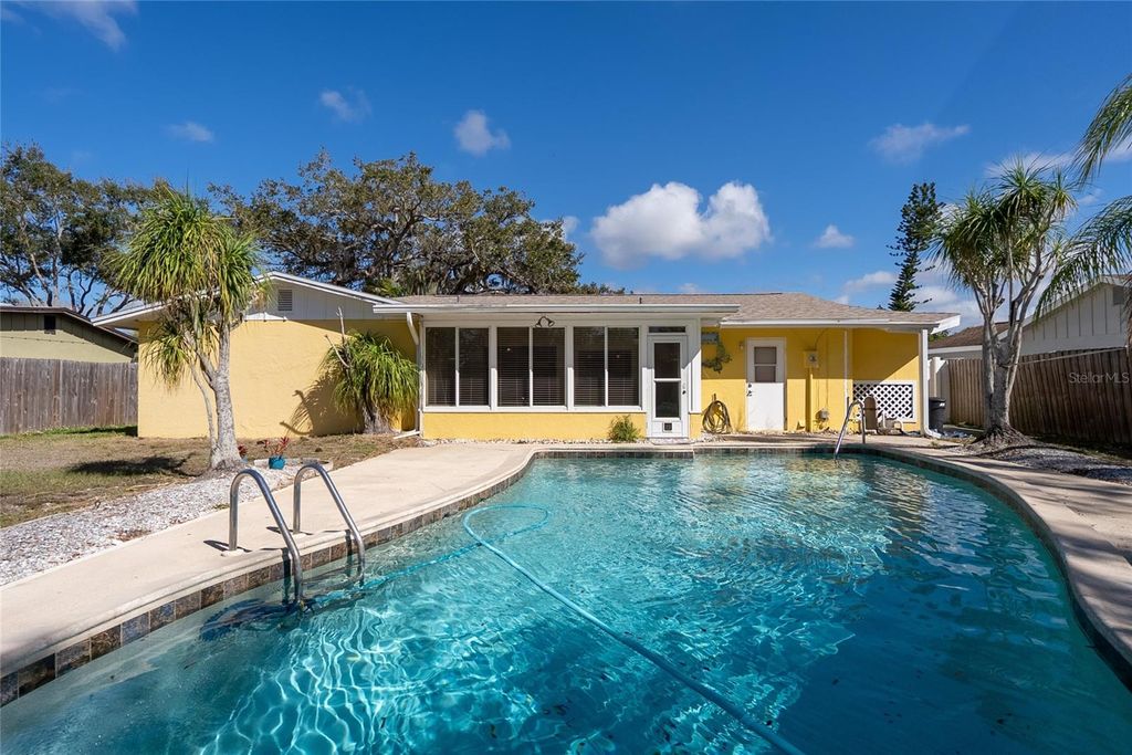 Image 36 of property listing at 5338 COLEWOOD PL, Sarasota, FL 34232