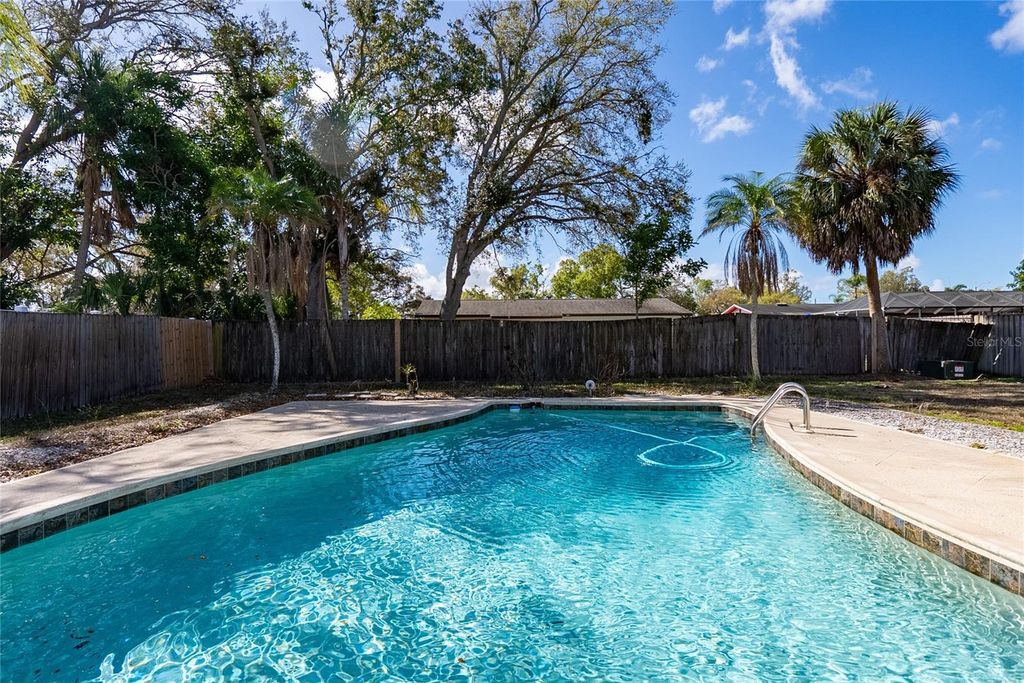 Image 37 of property listing at 5338 COLEWOOD PL, Sarasota, FL 34232