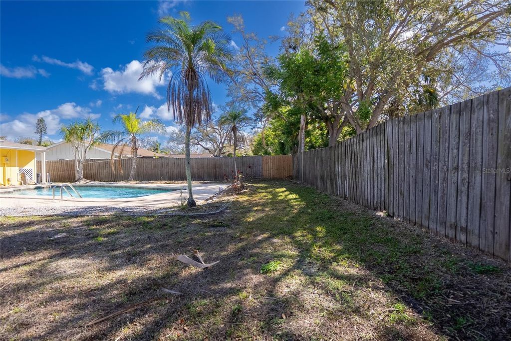 Image 39 of property listing at 5338 COLEWOOD PL, Sarasota, FL 34232