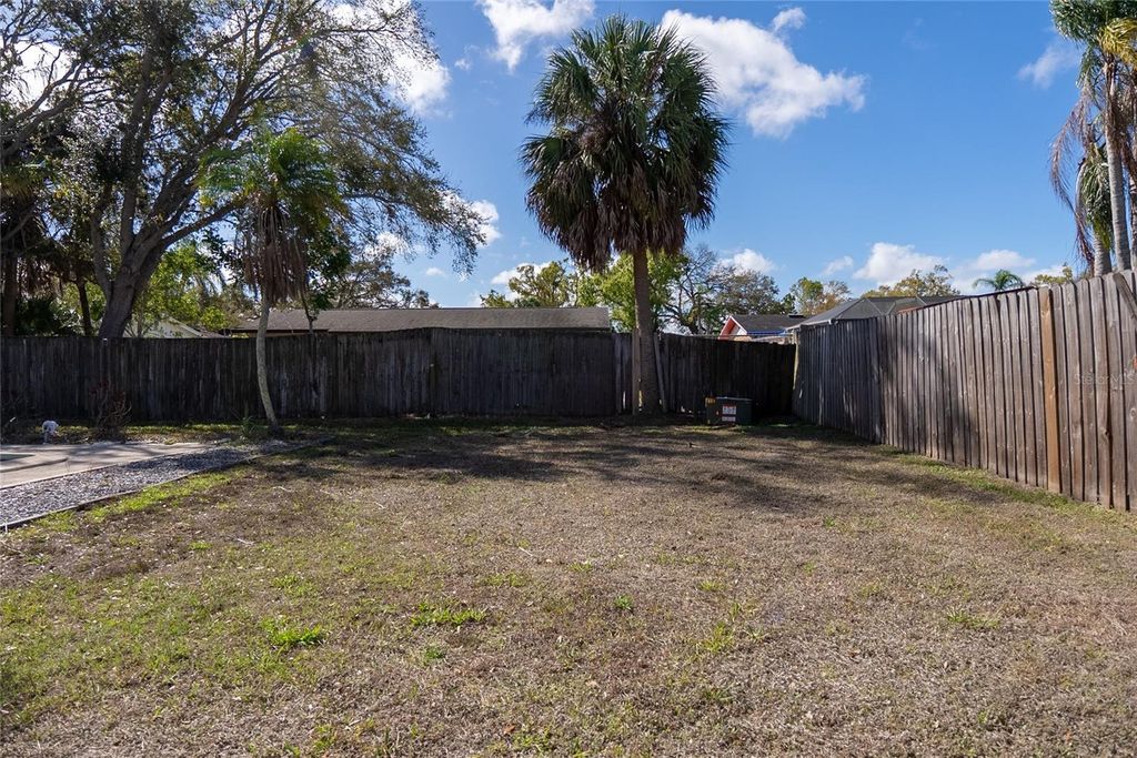 Image 40 of property listing at 5338 COLEWOOD PL, Sarasota, FL 34232