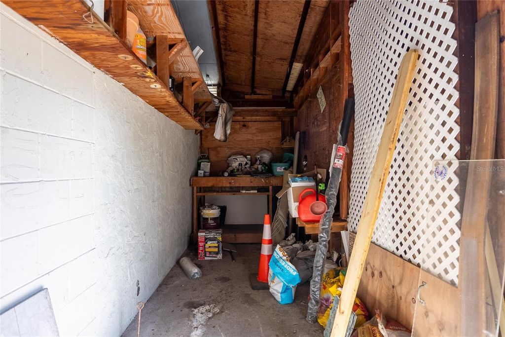 Image 42 of property listing at 5338 COLEWOOD PL, Sarasota, FL 34232