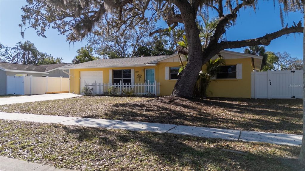 Image 46 of property listing at 5338 COLEWOOD PL, Sarasota, FL 34232