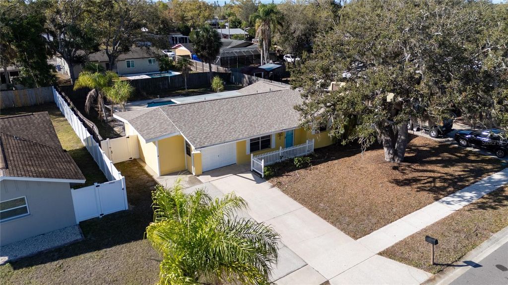 Image 47 of property listing at 5338 COLEWOOD PL, Sarasota, FL 34232