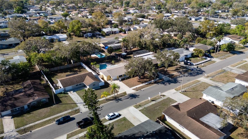 Image 48 of property listing at 5338 COLEWOOD PL, Sarasota, FL 34232