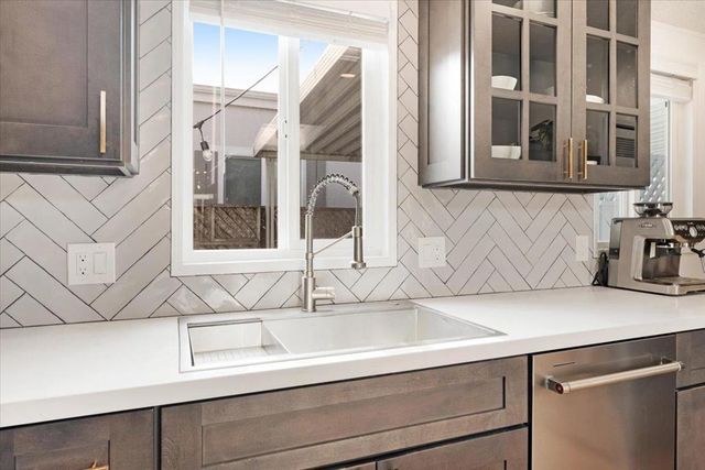 1099 38th Avenue, Santa Cruz, CA 95062