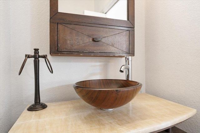 1099 38th Avenue, Santa Cruz, CA 95062