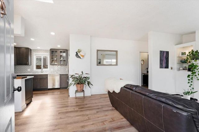 1099 38th Avenue, Santa Cruz, CA 95062