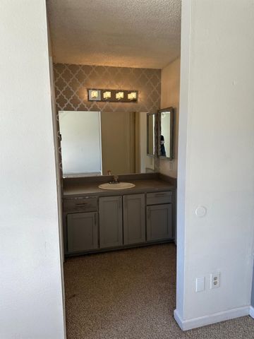 4110 WEYMOUTH Ln, Sacramento, CA 95823