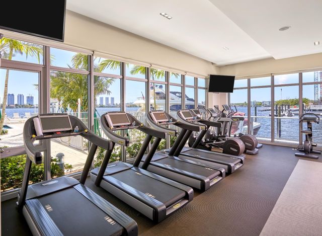 17301 Biscayne Boulevard 2009, North Miami Beach, FL 33160