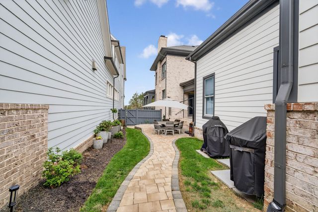 2007 Kathryn Ave, Franklin, TN 37064