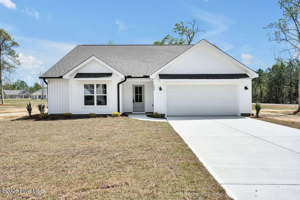 404 Alice Lane, Burgaw, NC 28425