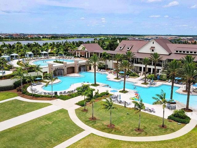 19533 Wheelbarrow Bend, The Acreage, FL 33470