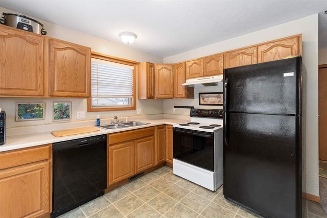 857 Maryjo Drive, East Bay Twp, MI 49686