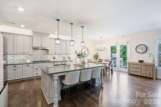 294 S San Agustin Drive, Mooresville, NC 28117