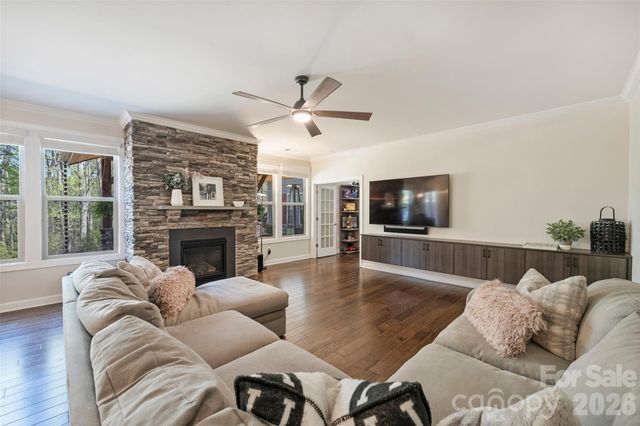 294 S San Agustin Drive, Mooresville, NC 28117