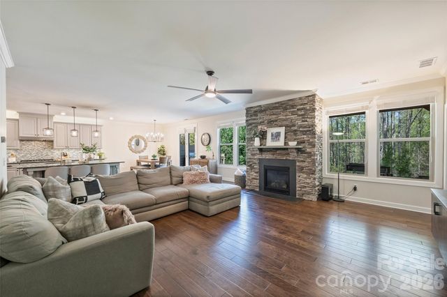 294 S San Agustin Drive, Mooresville, NC 28117