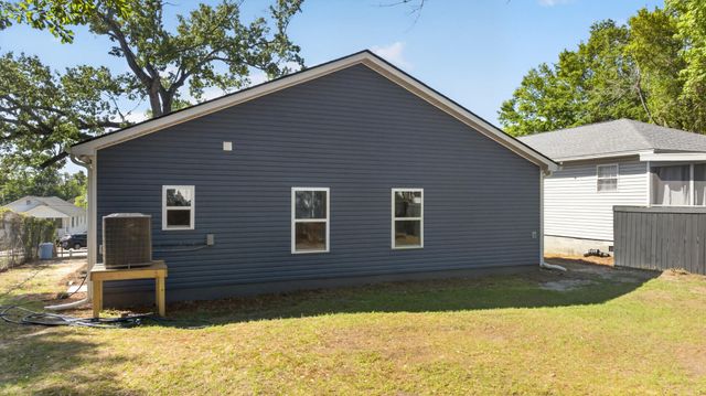 2114 James Bell Drive, North Charleston, SC 29406