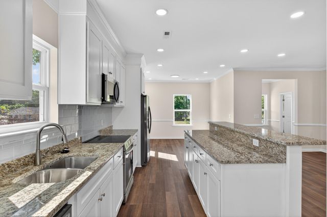 2114 James Bell Drive, North Charleston, SC 29406