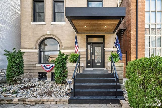 4424 Laclede Avenue, St Louis, MO 63108