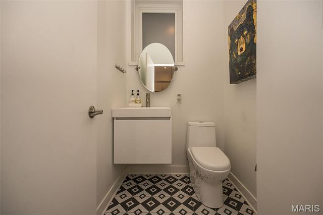 4424 Laclede Avenue, St Louis, MO 63108