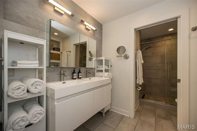 4424 Laclede Avenue, St Louis, MO 63108