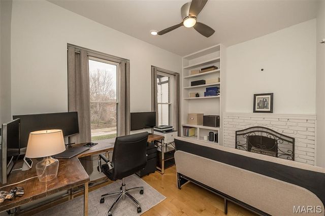 4424 Laclede Avenue, St Louis, MO 63108