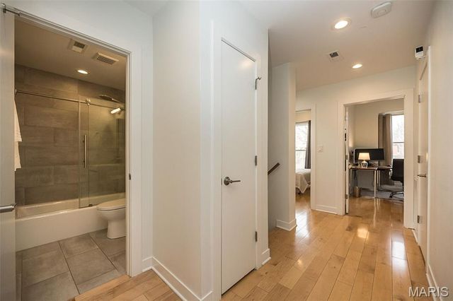 4424 Laclede Avenue, St Louis, MO 63108