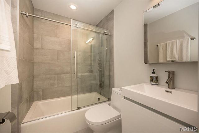 4424 Laclede Avenue, St Louis, MO 63108