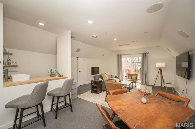 4424 Laclede Avenue, St Louis, MO 63108