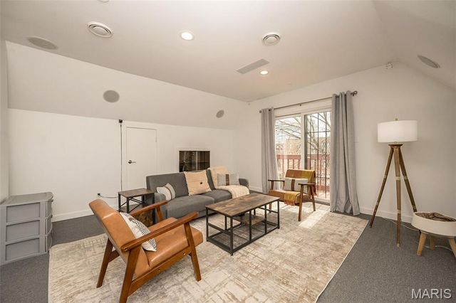 4424 Laclede Avenue, St Louis, MO 63108