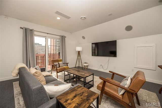 4424 Laclede Avenue, St Louis, MO 63108