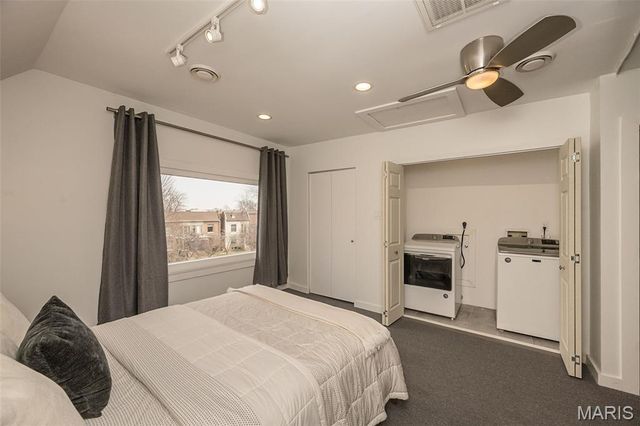 4424 Laclede Avenue, St Louis, MO 63108