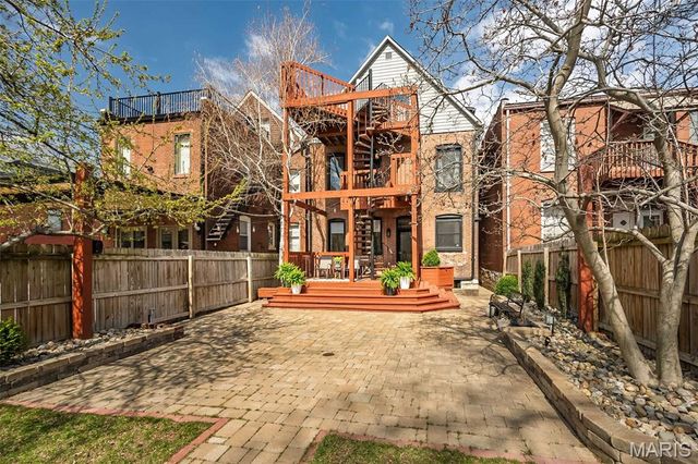 4424 Laclede Avenue, St Louis, MO 63108