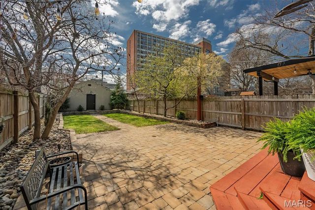 4424 Laclede Avenue, St Louis, MO 63108