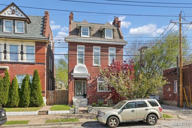 2241 Shenandoah Avenue, St Louis, MO 63104